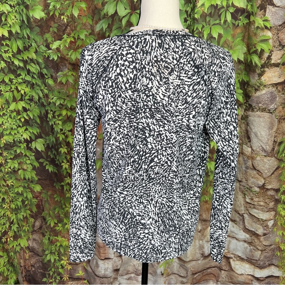 ATHLETA Black and White Moisture Wicking Athleisure Performance Tee, S - Picture 7 of 10